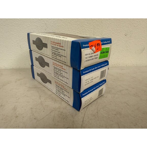 Bachmann HO Silver Series Freight Cars – #17216, 17137, 18444, Quaker, Burlingto - Picture 2 of 9